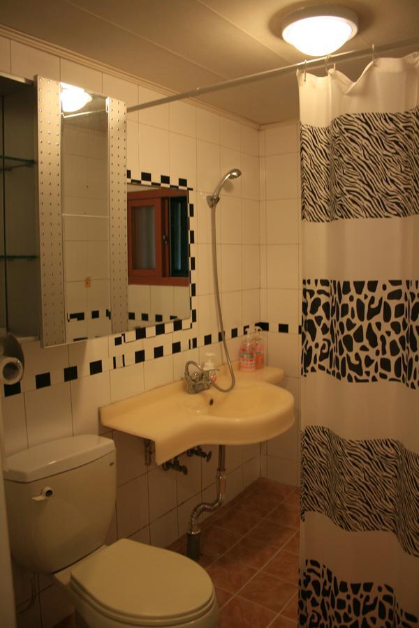 Egg Guesthouse Korea Сеул Екстериор снимка